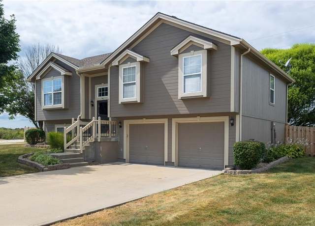 Property at 631 Terry Dr, Pleasant Hill, MO 64080, 3 beds, 2.5 baths
