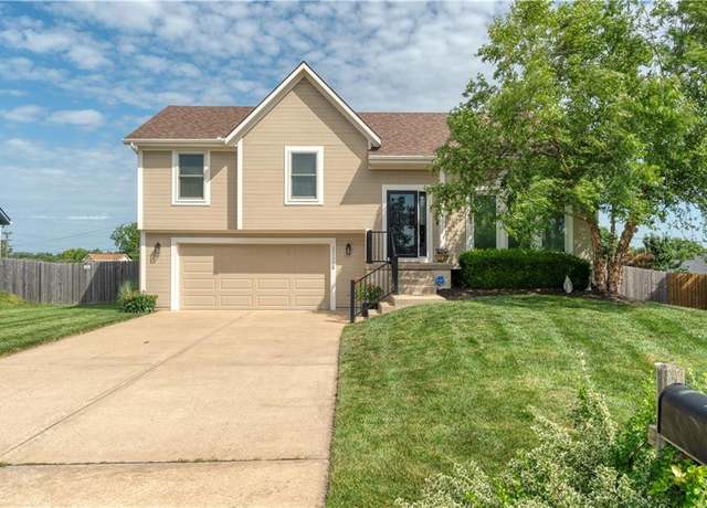 Property at 20534 W 199th Ter, Spring Hill, KS 66083, 3 beds, 2.5 baths
