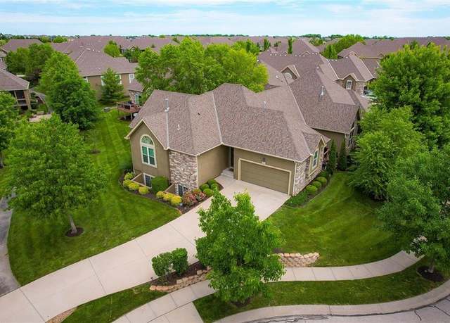 Property at 16904 S Bradley Dr, Olathe, KS 66062, 3 beds, 2.5 baths