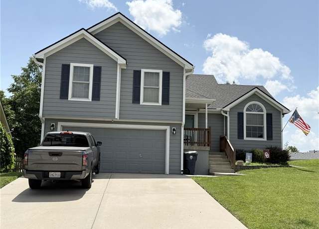 Property at 11039 N Ditman Ave, Kansas City, MO 64157, 4 beds, 3 baths