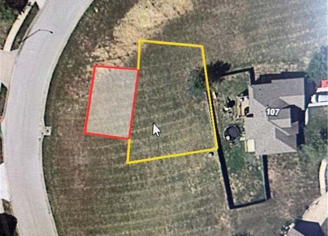 Property at 900 Charles St, Knob Noster, MO 65336, 4 beds, 3 baths