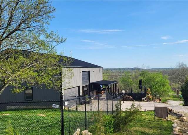 Property at 146 Pecan Dr, Linn Valley, KS 66040, 3 beds, 2 baths