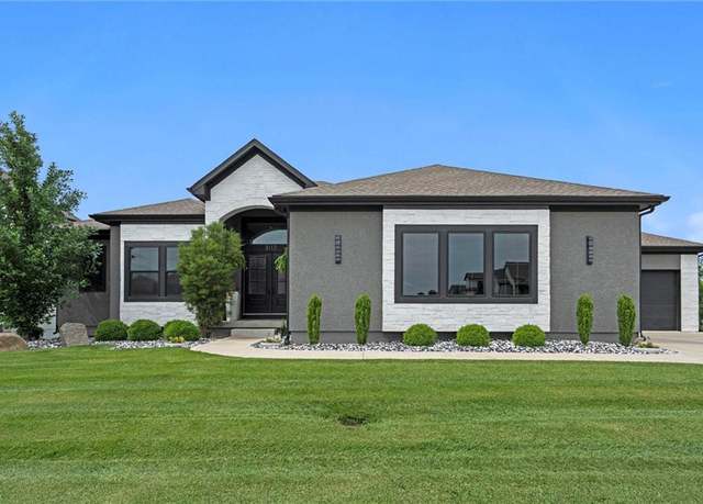 Property at 3112 Legacy Wood Dr, Lee's Summit, MO 64086, 4 beds, 3.5 baths