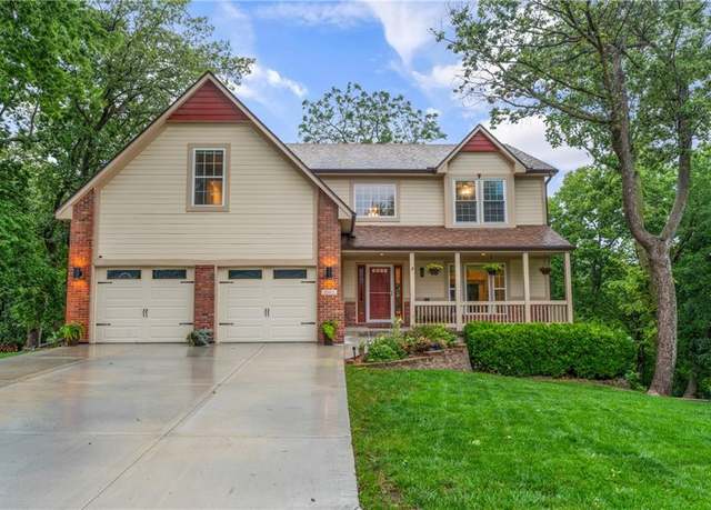 Property at 2502 SW Locust St, Oak Grove, MO 64075, 5 beds, 4.5 baths