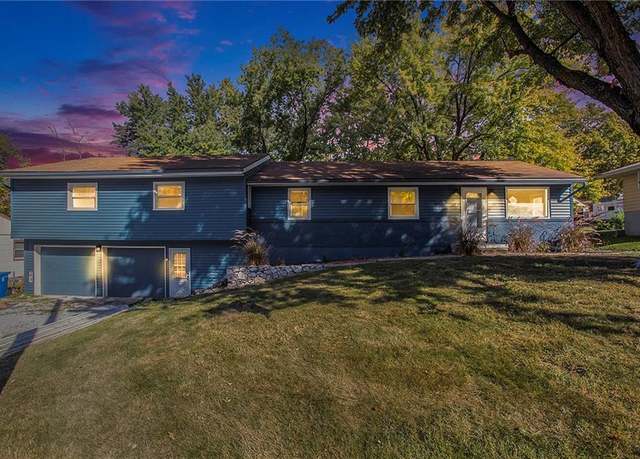 Property at 2020 NW 50th St, Northmoor, MO 64151, 3 beds, 2 baths