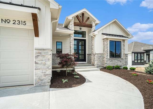 Property at 2315 SW Serena Pl, Lee's Summit, MO 64082, 4 beds, 3.5 baths