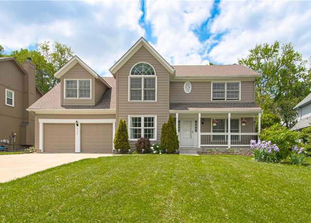 Property at 8506 Lakeview Ave, Lenexa, KS 66219, 4 beds, 2.5 baths
