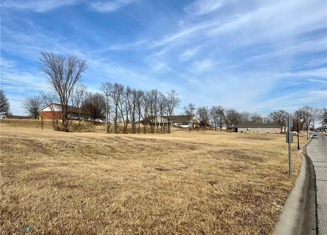 Property at 3108 Eastern Hills Pkwy, Harrisonville, MO 64701