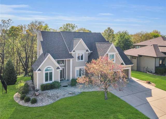 Property at 7728 N Kansas Ave, Kansas City, MO 64119, 4 beds, 4.5 baths