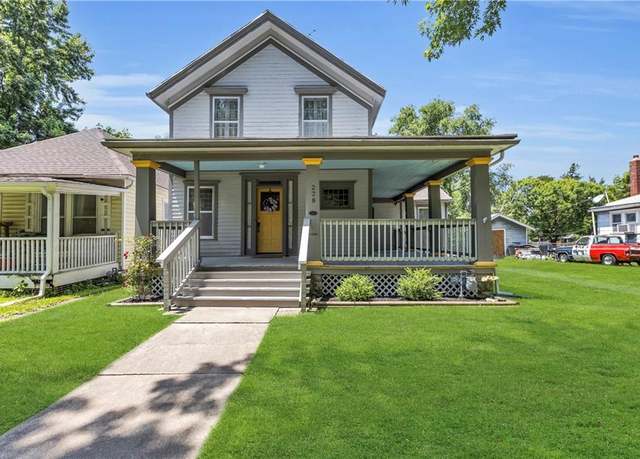 Property at 228 S Elm St, Ottawa, KS 66067, 4 beds, 2 baths