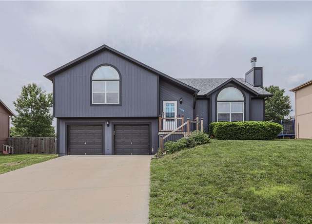 Property at 17108 Jessica St, Gardner, KS 66030, 3 beds, 2 baths