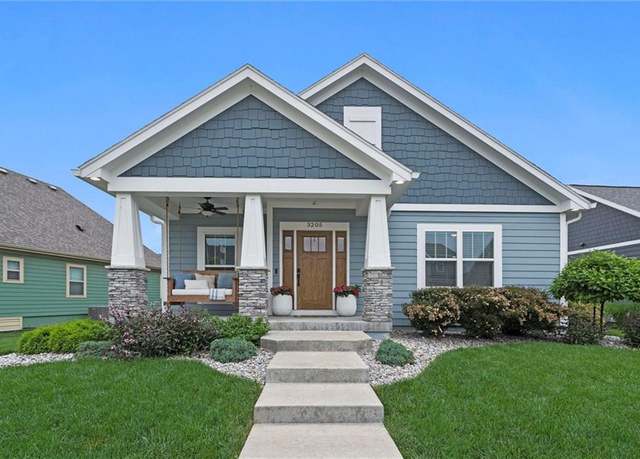Property at 3205 SW Mary St, Lee's Summit, MO 64081, 4 beds, 3.5 baths