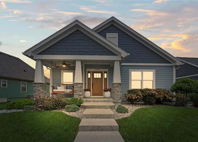 Property at 3205 SW Mary St, Lee's Summit, MO 64081, 4 beds, 3.5 baths