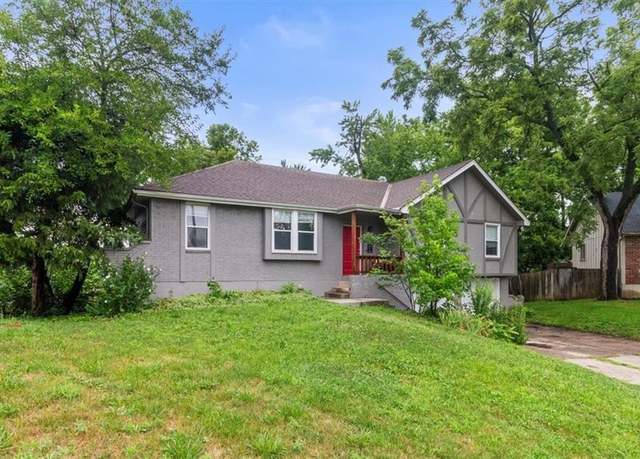 Property at 1005 SW 23rd St, Blue Springs, MO 64015, 4 beds, 2.5 baths