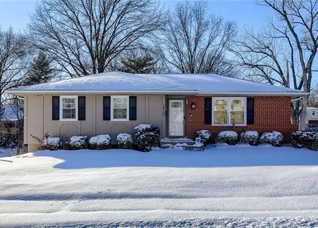 Property at 18105 Redwood Dr, Independence, MO 64056, 3 beds, 1.5 baths