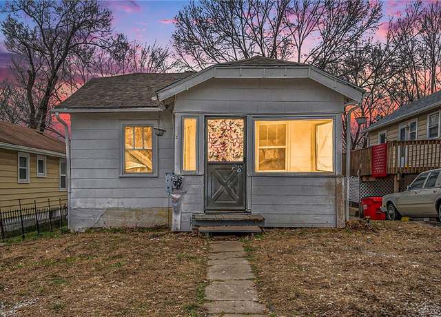 Property at 1912 S Evanston Ave, Independence, MO 64052, 1 bed, 1 bath
