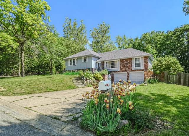 Property at 1485 Hemlock Dr, Liberty, MO 64068, 4 beds, 2.5 baths