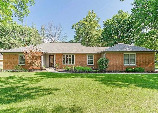 Property at 7700 W 100th Ter, Overland Park, KS 66212, 3 beds, 2.5 baths