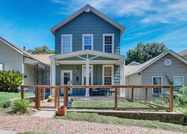 Property at 431 N Thompson St, Kansas City, KS 66101, 2 beds, 2 baths