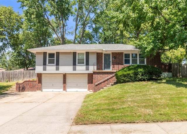 Property at 205 SE Moore Ct, Blue Springs, MO 64014, 3 beds, 2.5 baths