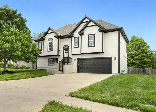Property at 20105 Crestone St, Spring Hill, KS 66083, 4 beds, 3 baths