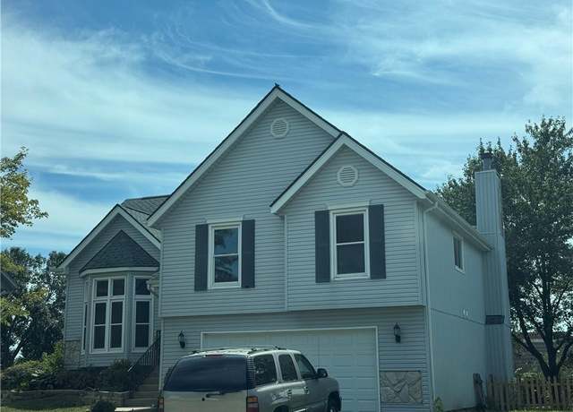 Property at 8403 W 150th St, Overland Park, KS 66223, 4 beds, 2.5 baths