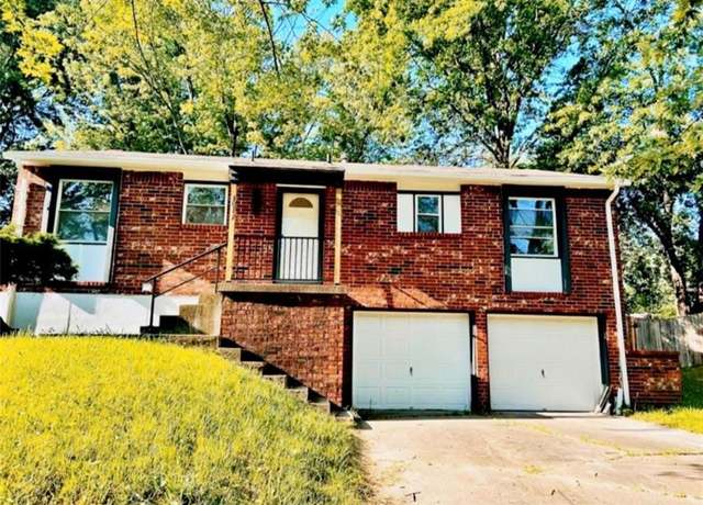 Property at 1017 NW Berkshire Dr, Blue Springs, MO 64015, 3 beds, 3 baths