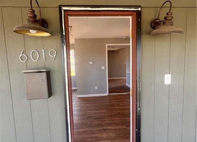 Property at 6019 Chestnut Ave, Kansas City, MO 64130, 2 beds, 1 bath