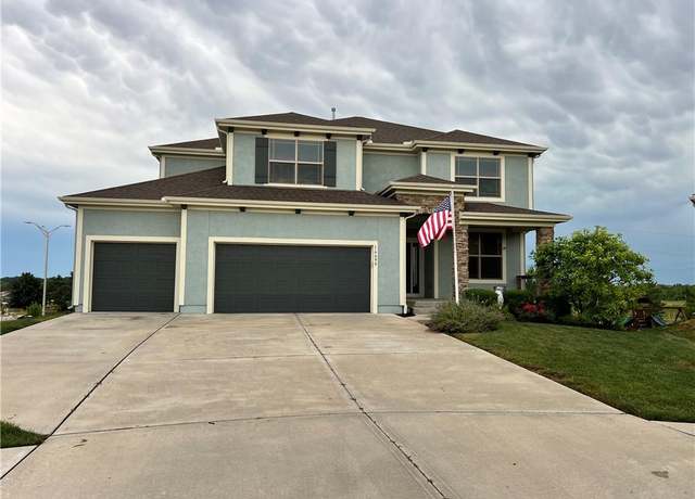 Property at 16699 S Chalet St, Olathe, KS 66062, 5 beds, 4.5 baths