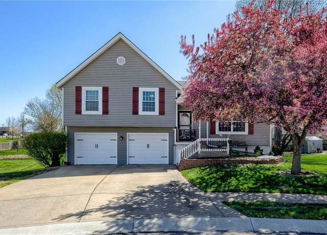 Property at 906 Courtland Ct, Belton, MO 64012, 3 beds, 2 baths