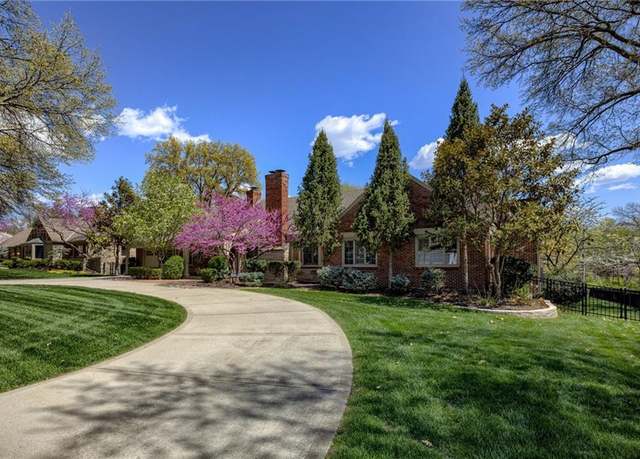 Property at 9717 Overbrook Rd, Leawood, KS 66206, 5 beds, 4.5 baths