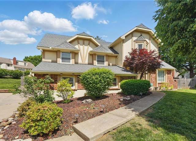 Property at 12408 Newton Ct, Grandview, MO 64030, 4 beds, 3.5 baths