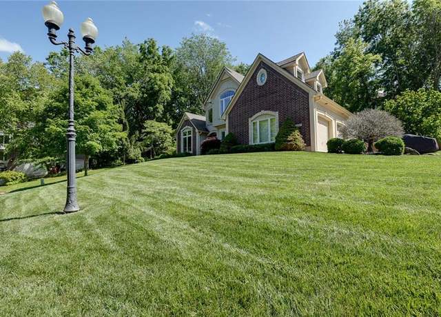 Property at 3209 S Thornbird St, Blue Springs, MO 64015, 4 beds, 2.5 baths