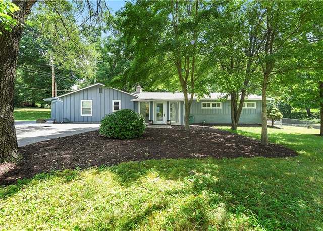 Property at 7301 Antioch Rd, Overland Park, KS 66204, 5 beds, 3 baths