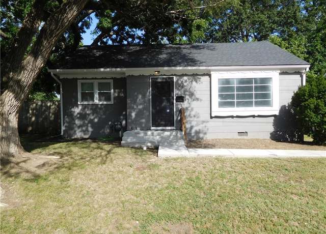 Property at 801 S Main St, Harrisonville, MO 64701, 3 beds, 1 bath