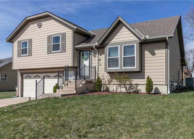 Property at 1704 W Pelham Path, Raymore, MO 64083, 3 beds, 2 baths