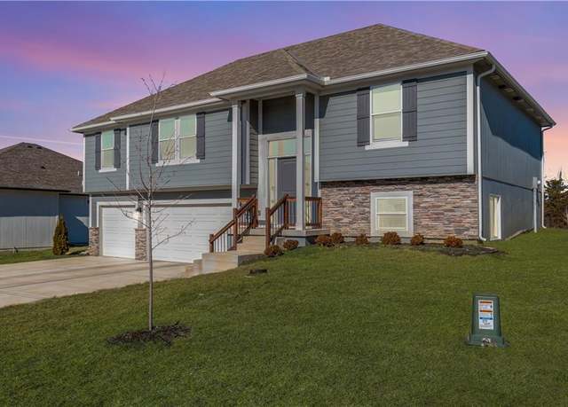 Property at 413 SW Nelson Dr, Blue Springs, MO 64014, 4 beds, 3 baths