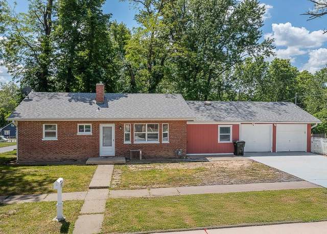 Property at 1001 Kickapoo St, Leavenworth, KS 66048, 4 beds, 2.5 baths