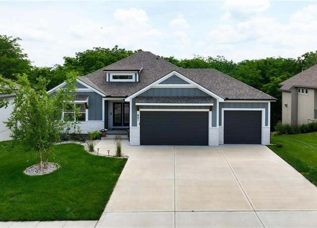 Property at 821 Old Paint Rd, Raymore, MO 64083, 4 beds, 3 baths