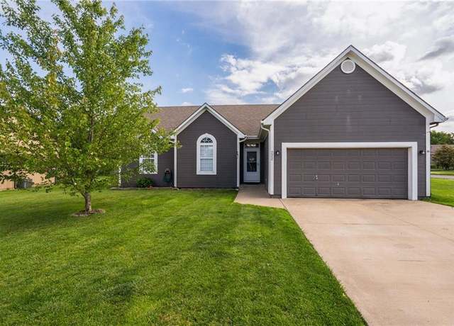 Property at 222 Prairie Ln, Wellsville, KS 66092, 4 beds, 2.5 baths