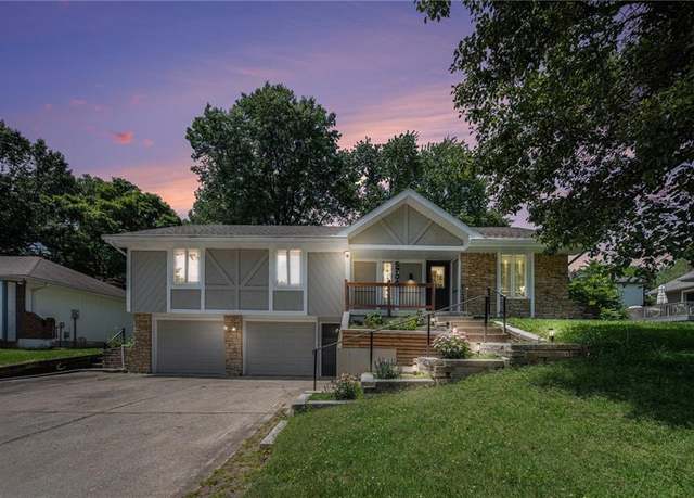 Property at 5704 N Indiana Ave, Gladstone, MO 64119, 3 beds, 3 baths