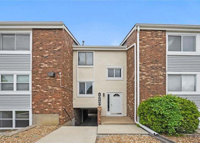 Property at 10240 W 96th Ter Unit E, Overland Park, KS 66212, 2 beds, 2 baths