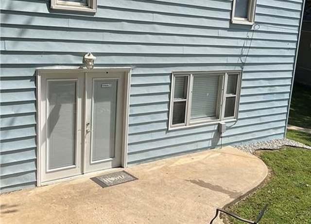 Property at 1808 Bellevue St, St Joseph, MO 64505, 2 beds, 1.5 baths