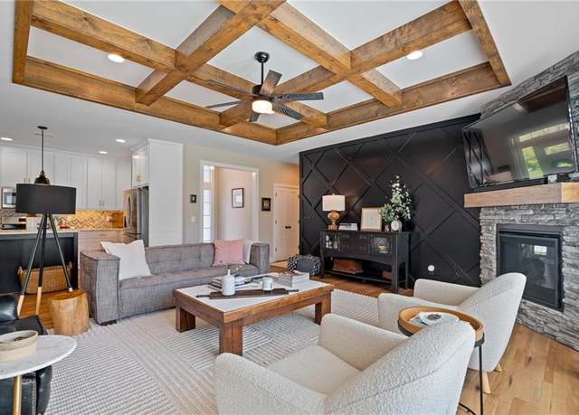 Property at 1919 NE Parks Summit Blvd, Lee's Summit, MO 64064, 4 beds, 3 baths