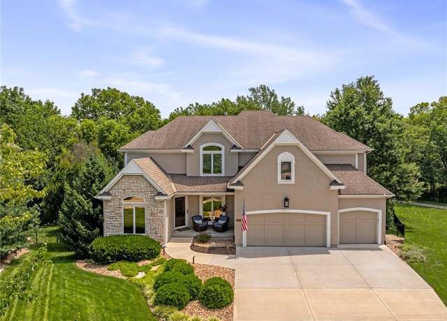 Property at 13917 Long St, Overland Park, KS 66221, 4 beds, 4.5 baths