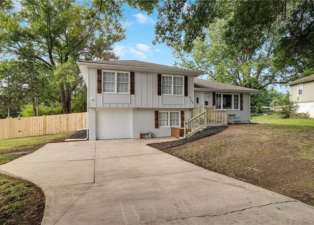 Property at 8109 E 91st Ter, Kansas City, MO 64138, 3 beds, 2 baths
