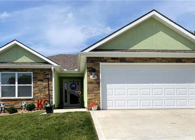 Property at 907 Ingleside Dr, Pleasant Hill, MO 64080, 2 beds, 2 baths