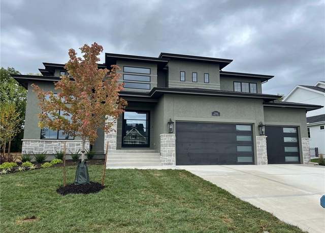 Property at 17004 Parkhill St, Overland Park, KS 66221, 4 beds, 4.5 baths