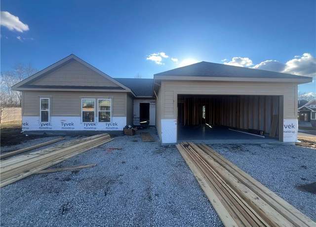 Property at 2001 Riverstone Dr, Excelsior Springs, MO 64068, 3 beds, 2 baths