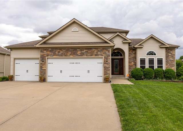 Property at 8823 NE 97th St, Kansas City, MO 64157, 4 beds, 4.5 baths